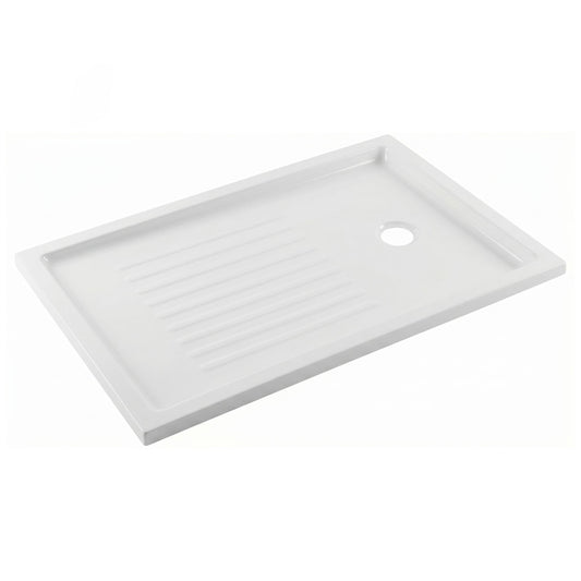 Base de duche retangular Sanindusa Piano em acrílico branco com relevos antiderrapantes.