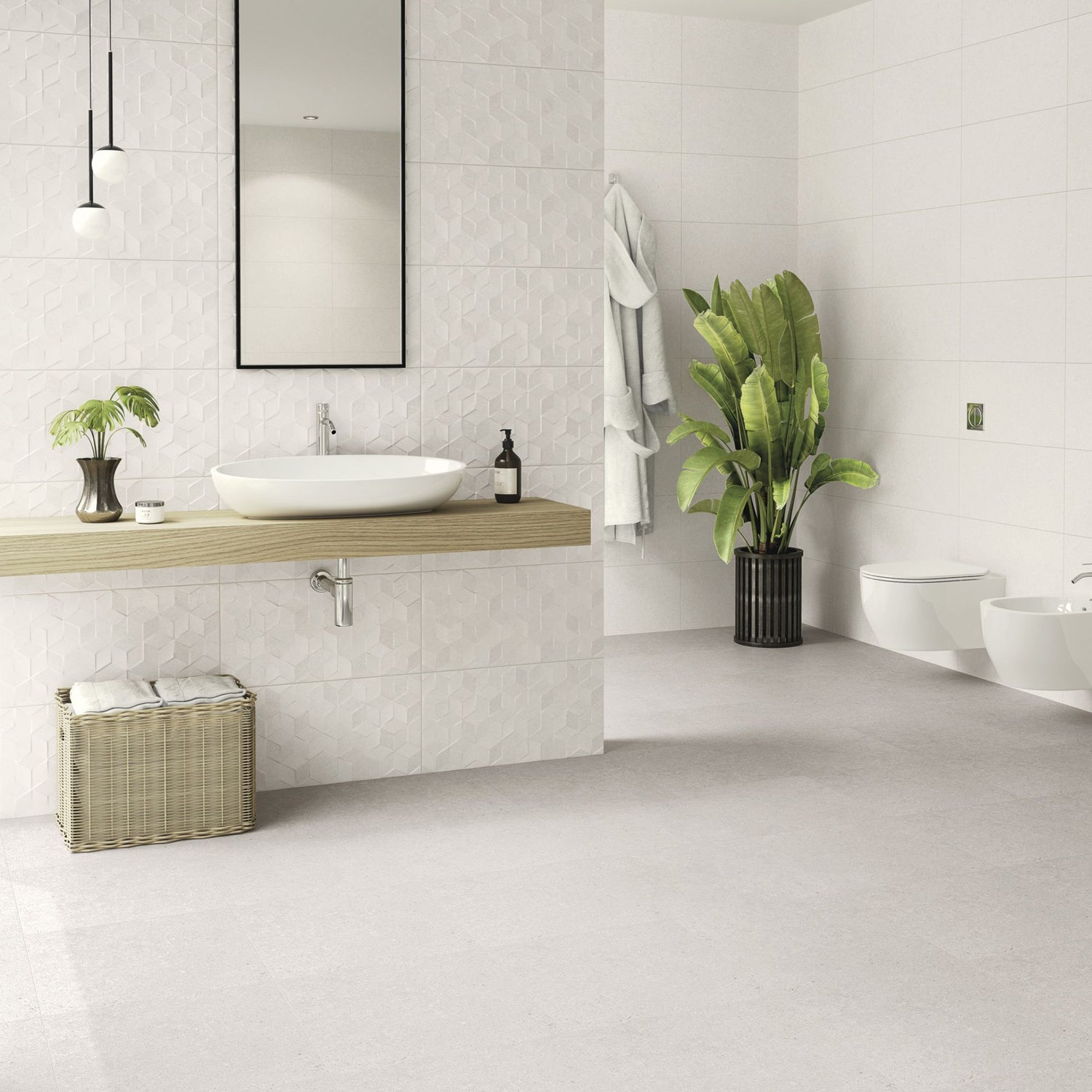 Alt Text: Casa de banho moderna, com paredes parcialmente revestidas com o decorado Eternal Stone Talisman White e peças sanitárias brancas.