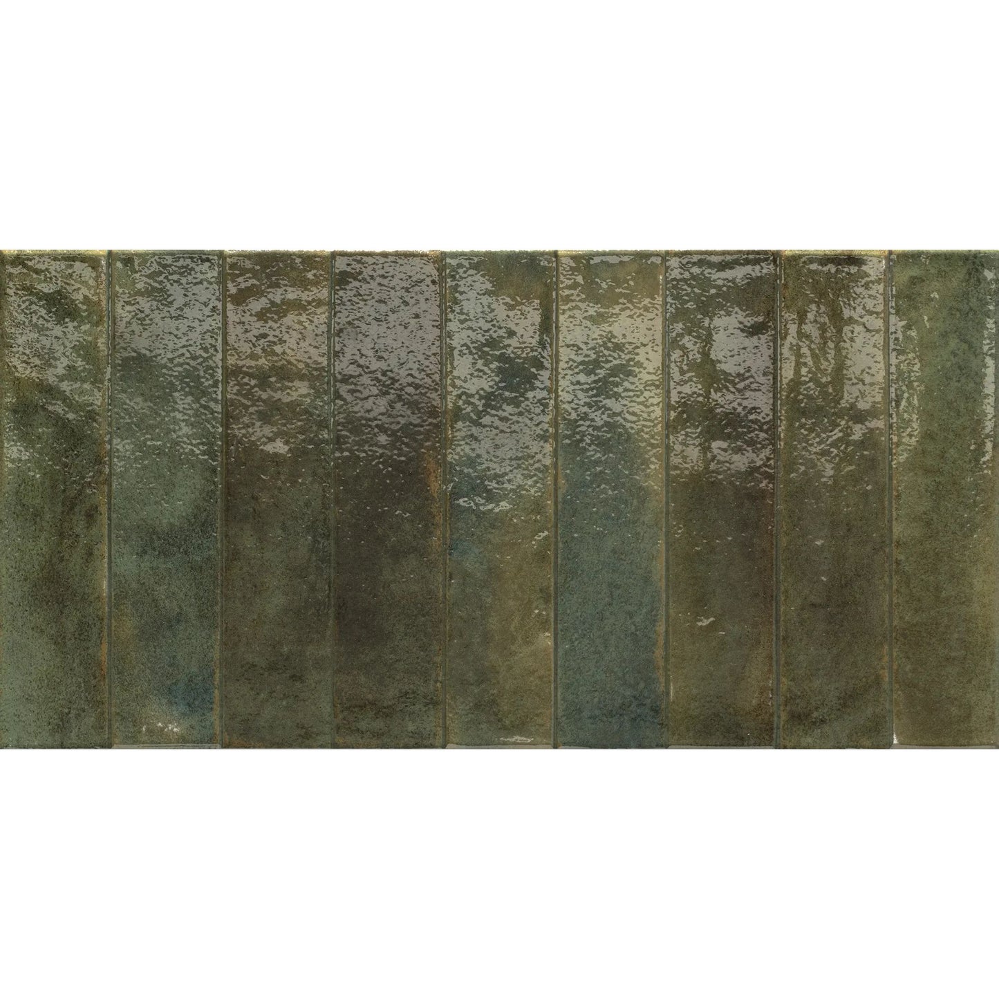 Detalhe do revestimento cerâmico Kech Jade Brick com efeito vidrado e variações de verde.