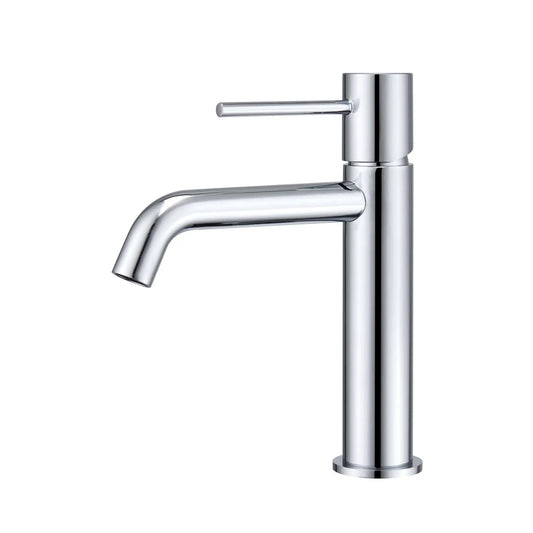Adicione um toque de sofisticação ao seu espaço com a torneira MONZA da Imex em cromado. O seu design moderno e minimalista combina elegância e funcionalidade, adaptando-se perfeitamente a lavatórios de estilo contemporâneo.
